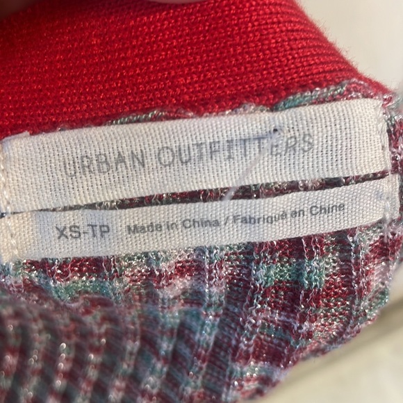 URBAN OUTFITTERS fitted ribbed stretch button front cropped sweater, lurex sz XS - Picture 8 of 10